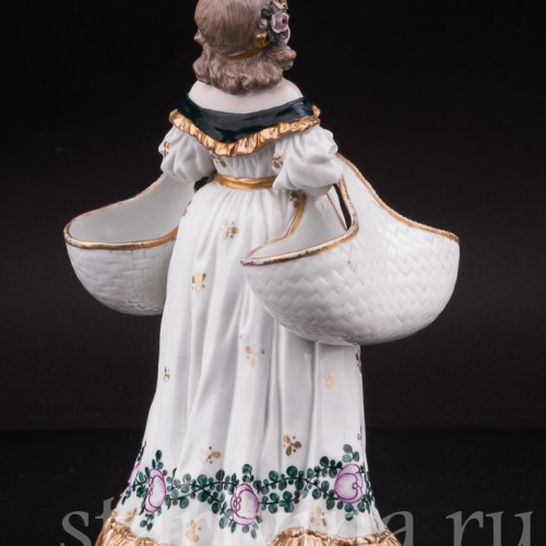 Девочка с двумя корзинами, Ernst Bohne Sohne, Германия