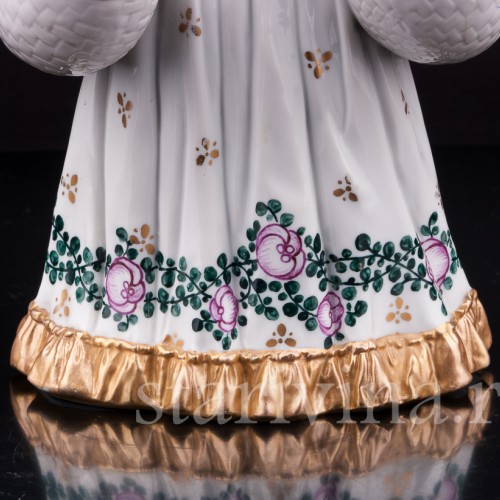 Девочка с двумя корзинами, Ernst Bohne Sohne, Германия