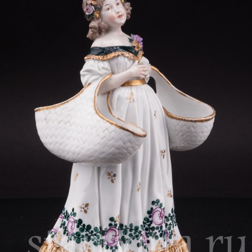 Девочка с двумя корзинами, Ernst Bohne Sohne, Германия