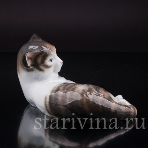 Фигурка из фарфора Отдыхающий кот, Karl Ens, Германия, 1920-30 гг.