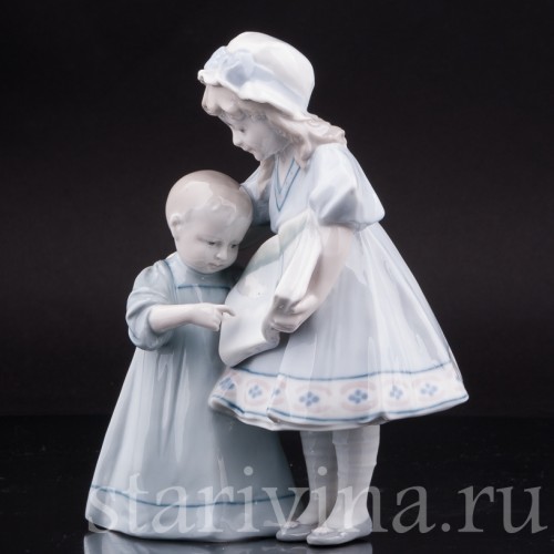 Фарфоровая статуэтка детей "Книжка с картинками", Metzler & Ortloff, Германия, 1890-1945 гг.