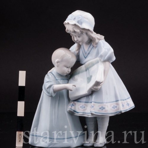 Фарфоровая статуэтка детей "Книжка с картинками", Metzler & Ortloff, Германия, 1890-1945 гг.