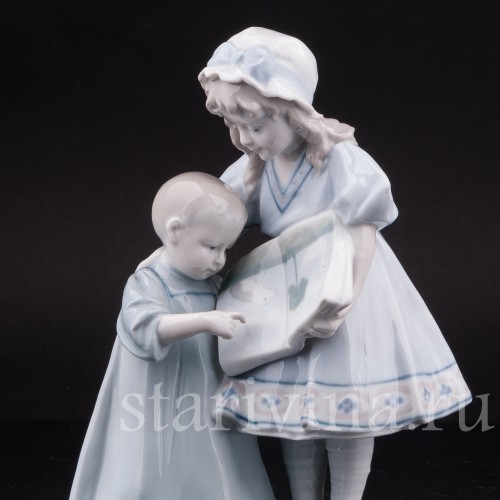 Фарфоровая статуэтка детей "Книжка с картинками", Metzler & Ortloff, Германия, 1890-1945 гг.