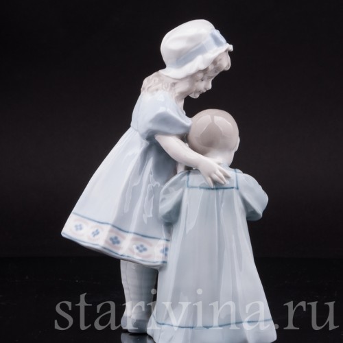 Фарфоровая статуэтка детей "Книжка с картинками", Metzler & Ortloff, Германия, 1890-1945 гг.
