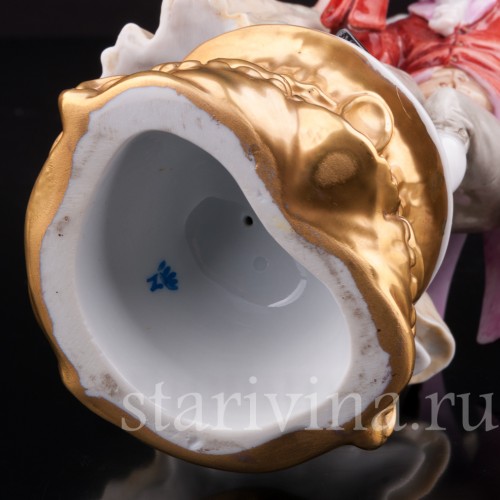 Фарфоровая статуэтка Юный поклонник, Capodimonte, Италия, вт пол. 20 века.