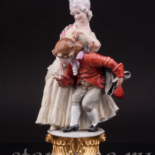 Фарфоровая статуэтка Юный поклонник, Capodimonte, Италия, вт пол. 20 века.