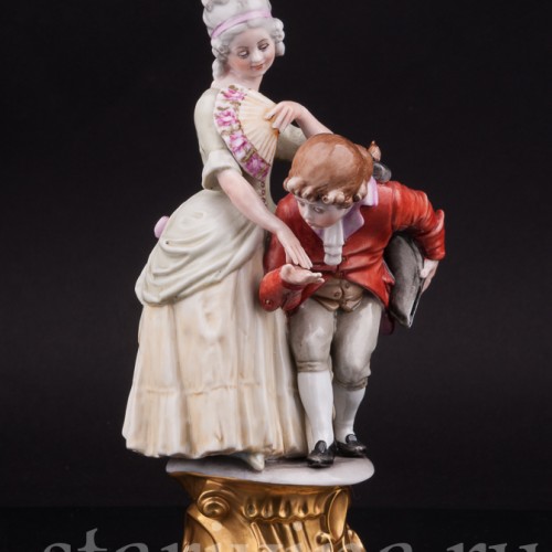 Фарфоровая статуэтка Юный поклонник, Capodimonte, Италия, вт пол. 20 века.