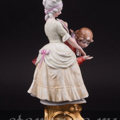 Фарфоровая статуэтка Юный поклонник, Capodimonte, Италия, вт пол. 20 века.