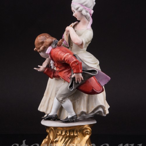 Фарфоровая статуэтка Юный поклонник, Capodimonte, Италия, вт пол. 20 века.