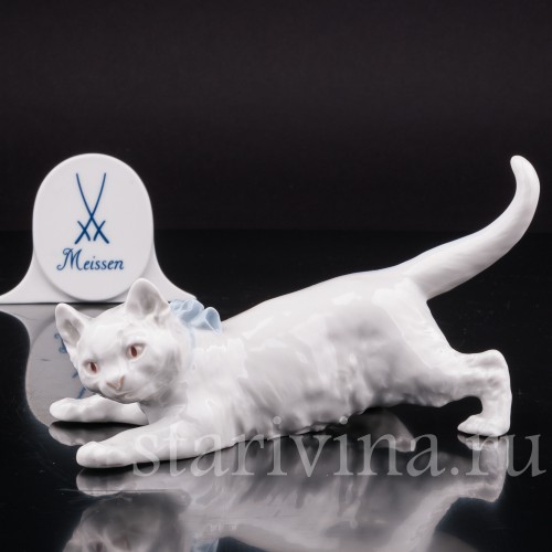 Фигурка из фарфора Кошка с голубым бантом, Meissen, Германия, 1970 г.