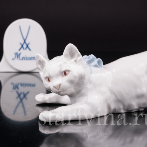 Фигурка из фарфора Кошка с голубым бантом, Meissen, Германия, 1970 г.