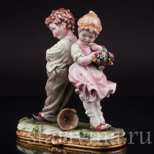 Статуэтка детей из фарфора "Пора мириться!", Bruno Merli, Италия, вт. пол. 20 в.