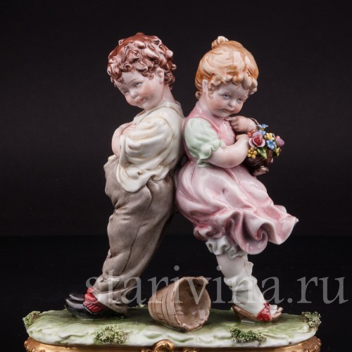 Статуэтка детей из фарфора "Пора мириться!", Bruno Merli, Италия, вт. пол. 20 в.