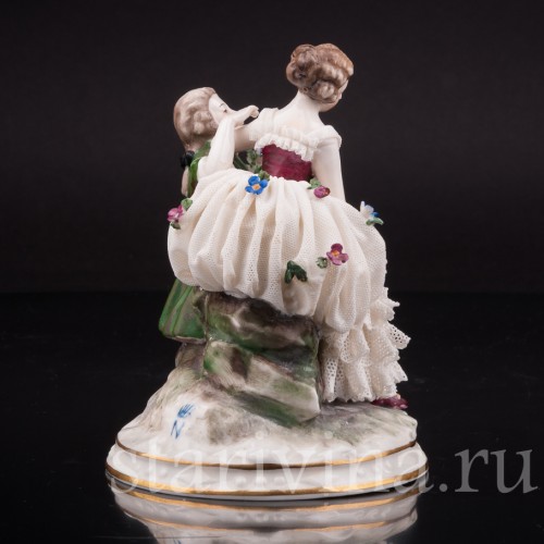 Фигурка из фарфора Влюбленная пара, миниатюра, кружевная, Германия, пер. пол. 20 в.