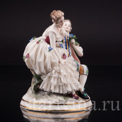 Фигурка из фарфора Влюбленная пара, миниатюра, кружевная, Германия, пер. пол. 20 в.