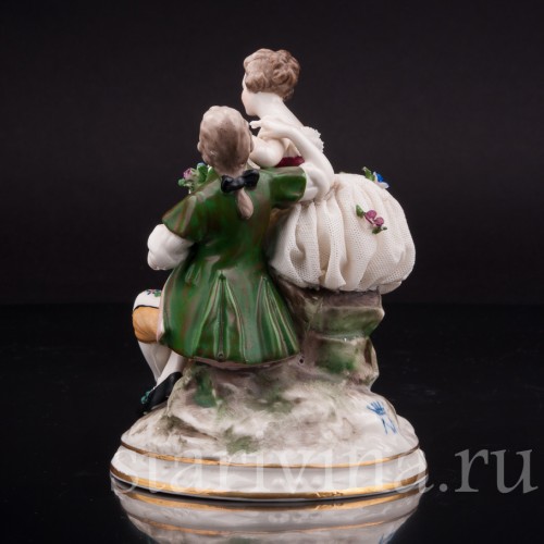 Фигурка из фарфора Влюбленная пара, миниатюра, кружевная, Германия, пер. пол. 20 в.