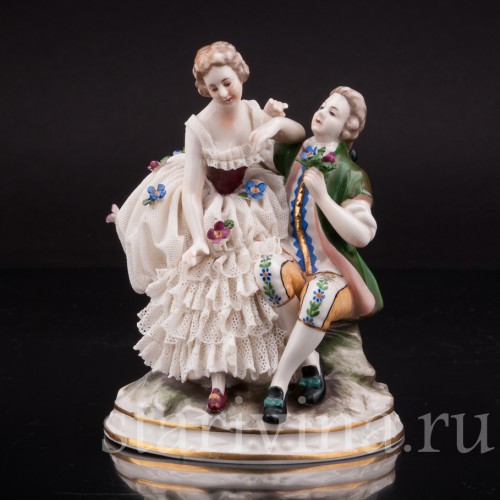 Фигурка из фарфора Влюбленная пара, миниатюра, кружевная, Германия, пер. пол. 20 в.