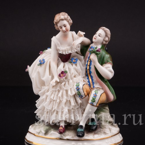 Фигурка из фарфора Влюбленная пара, миниатюра, кружевная, Германия, пер. пол. 20 в.