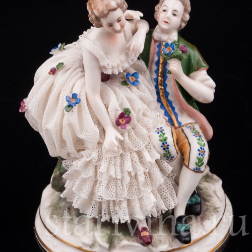 Фигурка из фарфора Влюбленная пара, миниатюра, кружевная, Германия, пер. пол. 20 в.