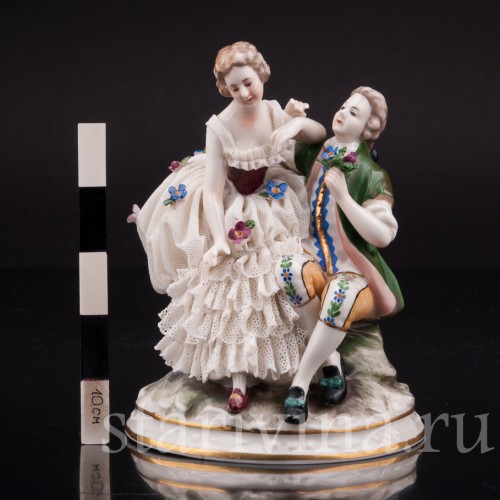 Фигурка из фарфора Влюбленная пара, миниатюра, кружевная, Германия, пер. пол. 20 в.