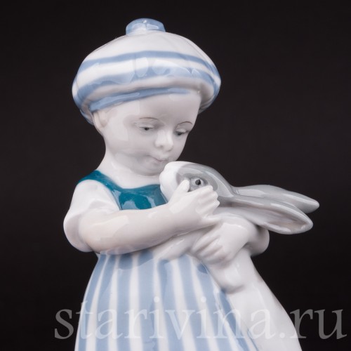 Фигурка из фарфора Девочка с кроликом, Metzler & Ortloff, Германия, 1890-1945 гг.