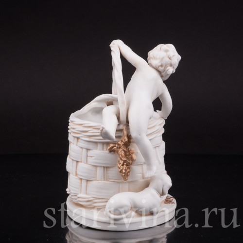 Фарфоровая статуэтка Корзинка с малышами, Hertwig & Co, Германия, нач. 20 в.