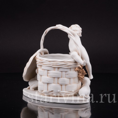 Фарфоровая статуэтка Корзинка с малышами, Hertwig & Co, Германия, нач. 20 в.