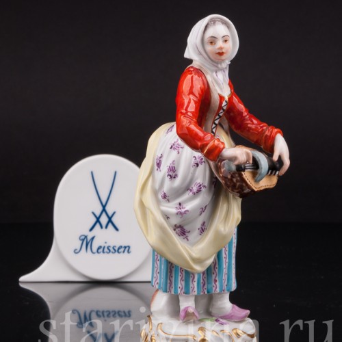 Фигурка из фарфора Девушка с колесной лирой, Cries de Paris, Meissen, Германия, 1973 г.