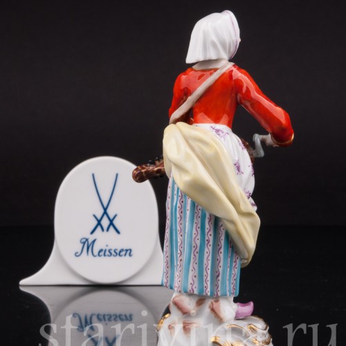 Фигурка из фарфора Девушка с колесной лирой, Cries de Paris, Meissen, Германия, 1973 г.