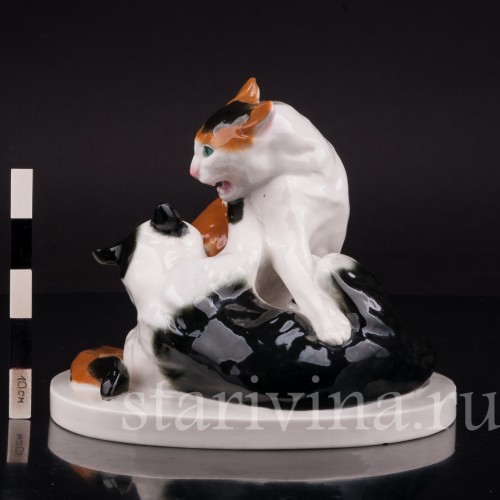 Фарфоровая статуэтка Дерущиеся коты, Schwarzburger, Германия, нач. 20 в.