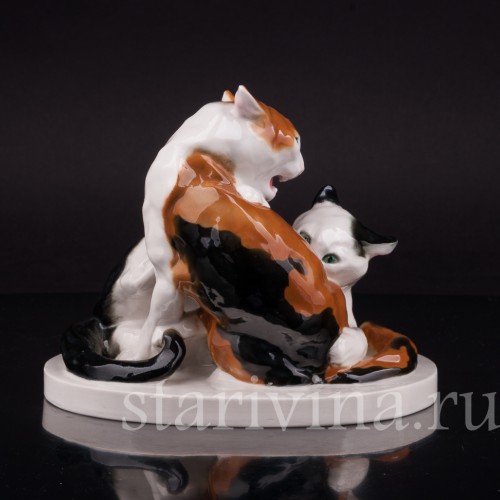 Фарфоровая статуэтка Дерущиеся коты, Schwarzburger, Германия, нач. 20 в.