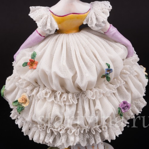 Статуэтка из фарфора Танцующая девушка, кружевная, Muller & Co, Германия, пер. пол 20 в.