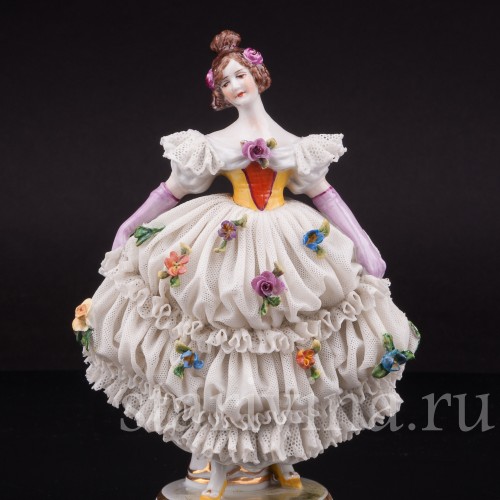 Статуэтка из фарфора Танцующая девушка, кружевная, Muller & Co, Германия, пер. пол 20 в.