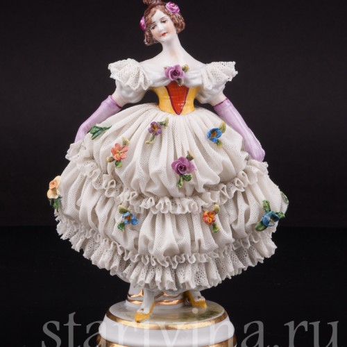 Статуэтка из фарфора Танцующая девушка, кружевная, Muller & Co, Германия, пер. пол 20 в.