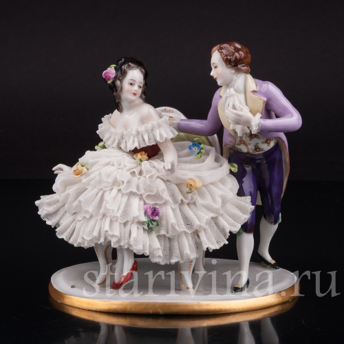 Фарфоровая статуэтка Галантная пара, кружевная, Volkstedt, Германия, сер. 20 века.
