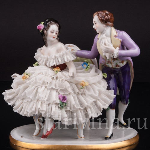 Фарфоровая статуэтка Галантная пара, кружевная, Volkstedt, Германия, сер. 20 века.