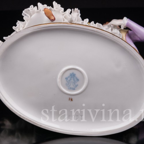 Фарфоровая статуэтка Галантная пара, кружевная, Volkstedt, Германия, сер. 20 века.