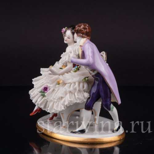 Фарфоровая статуэтка Галантная пара, кружевная, Volkstedt, Германия, сер. 20 века.