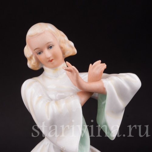 Фарфоровая статуэтка девушки Задорный танец, Schaubach Kunst, Германия, 1926-53 гг.