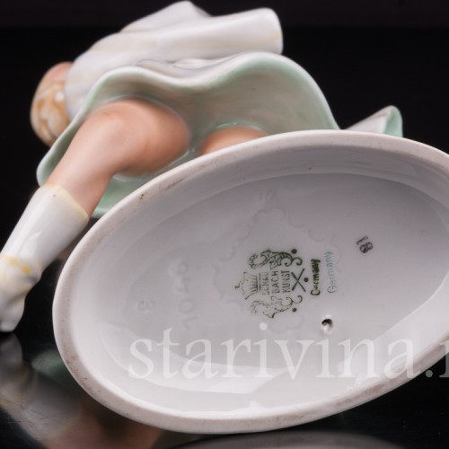 Фарфоровая статуэтка девушки Задорный танец, Schaubach Kunst, Германия, 1926-53 гг.