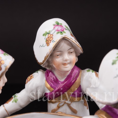 Композиция из фарфора Три девочки, вазочка, Ernst Bohne Sohne, Германия, нач. 20 в.