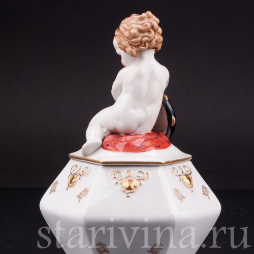 Шкатулка Девочка с виноградом и бубном, Hertwig & Co, Германия