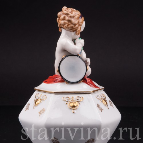 Шкатулка Девочка с виноградом и бубном, Hertwig & Co, Германия