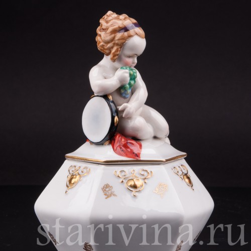 Шкатулка Девочка с виноградом и бубном, Hertwig & Co, Германия