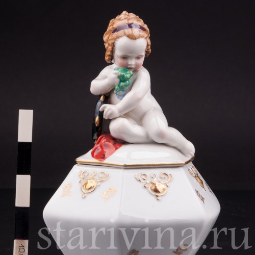 Шкатулка Девочка с виноградом и бубном, Hertwig & Co, Германия