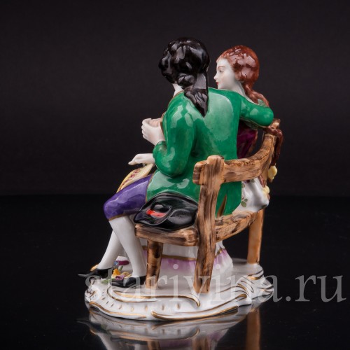Фарфоровая статуэтка Пара на скамейке, Volkstedt, Германия, вт. пол. 20 в.