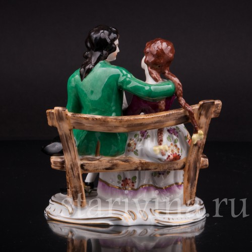 Фарфоровая статуэтка Пара на скамейке, Volkstedt, Германия, вт. пол. 20 в.