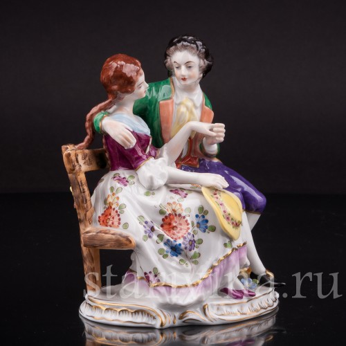 Фарфоровая статуэтка Пара на скамейке, Volkstedt, Германия, вт. пол. 20 в.