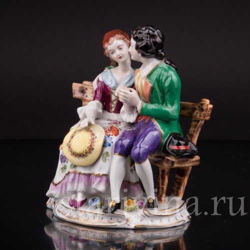 Фарфоровая статуэтка Пара на скамейке, Volkstedt, Германия, вт. пол. 20 в.