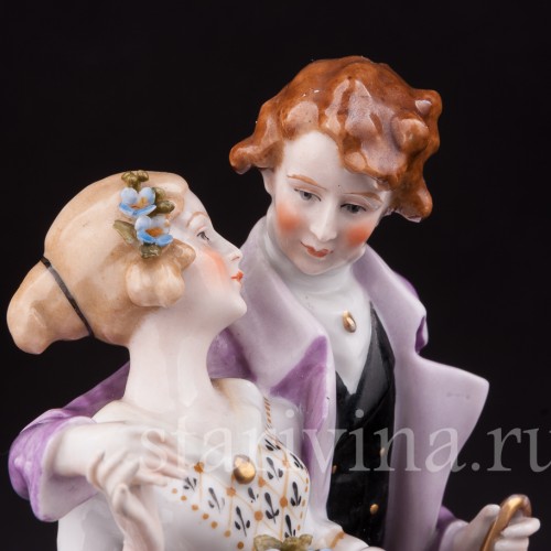 Фарфоровая статуэтка Пара на прогулке, E. A. Muller, Германия, кон. 19 - нач. 20 вв.